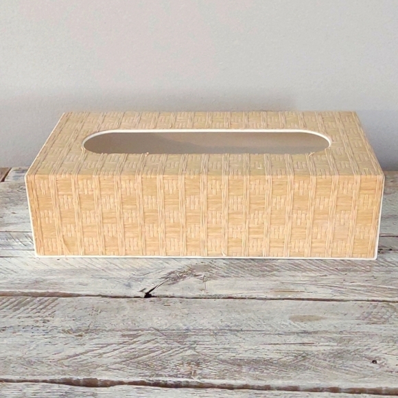 𝅺Vintage 70's Mid-Century Modern Raffia Covered Kleenex Tissue Box Cover - Picture 1 of 8